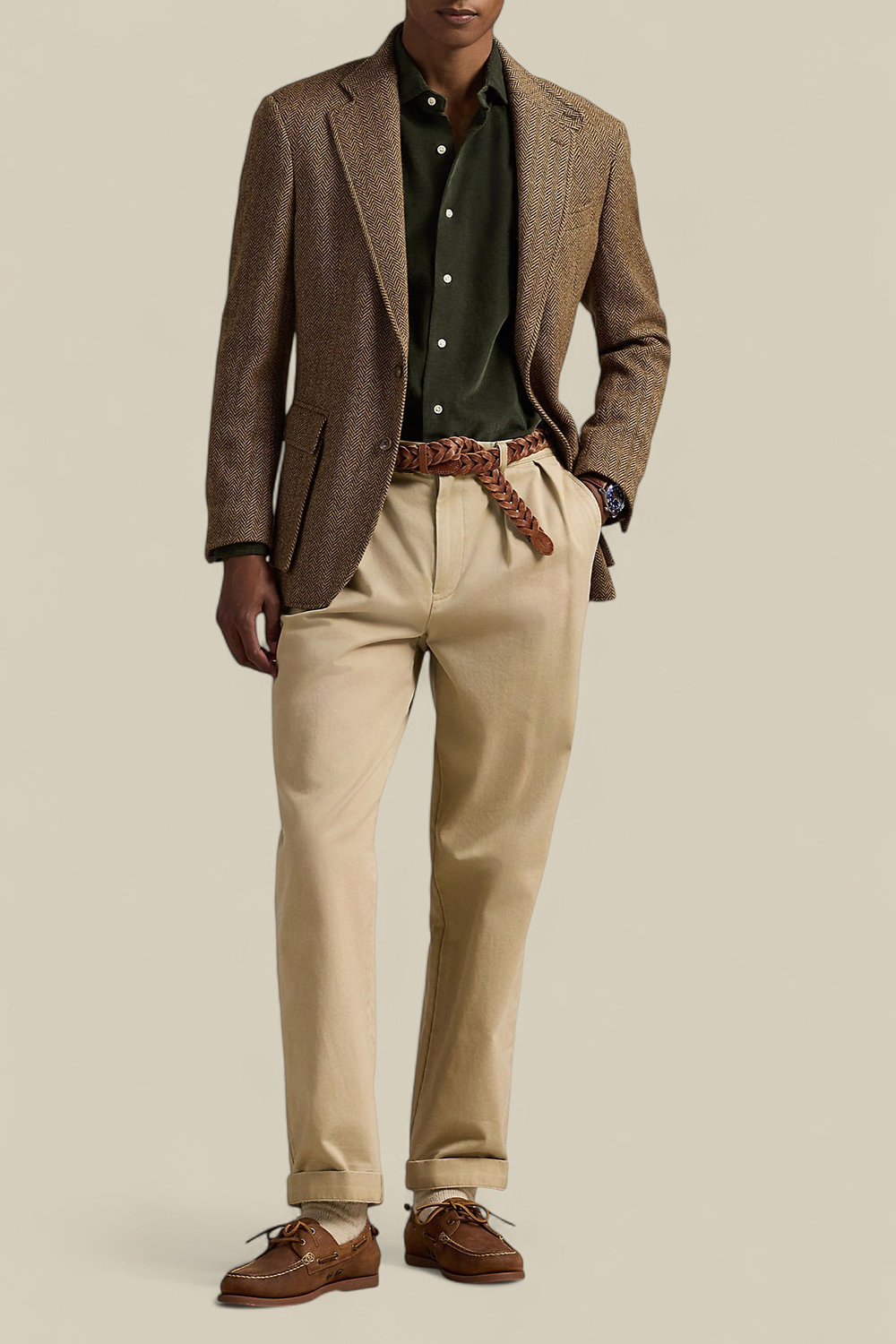 תמונת כל הלוק של חולצה מכופתרת